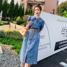 现货夏季新款简约时尚个性气质娃娃领腰带收腰显瘦牛仔连衣裙，女装连衣裙，菡迪欧娜