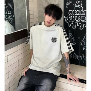 抖音得物品质二开240克宽松纯棉美式潮牌印花三条杠中性风短袖T恤图片
