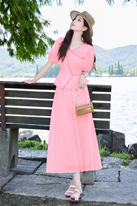 小香风时尚钉珠套装裙女2025夏新款气质显瘦短袖上衣半身裙两件套图片