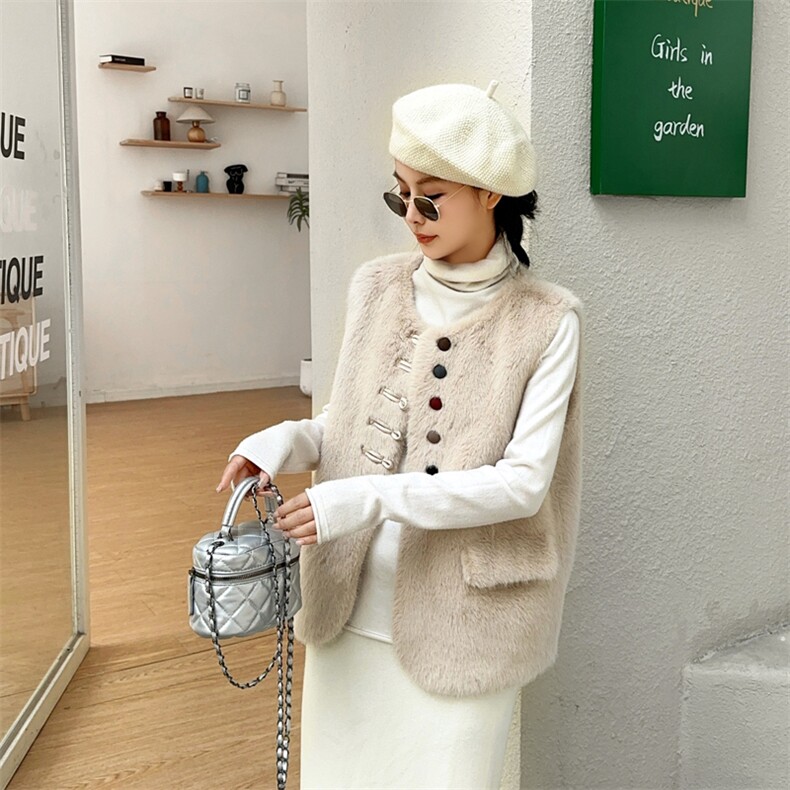 皮毛一体羊羔毛马甲女冬仿皮草短款马夹2025秋冬新款毛毛坎肩上衣图片