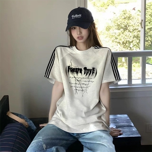 抖音得物品质二开240克宽松纯棉美式潮牌印花三条杠中性风短袖T恤图片