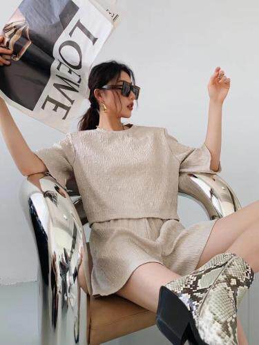 夏季新款肌理感短款套装现货供应，女装职业装，AUDREY WANG