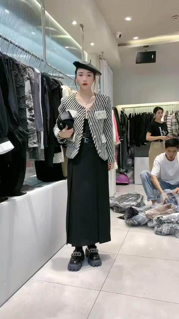 羊毛小香外套，其它，欧妮卡蒂蔓