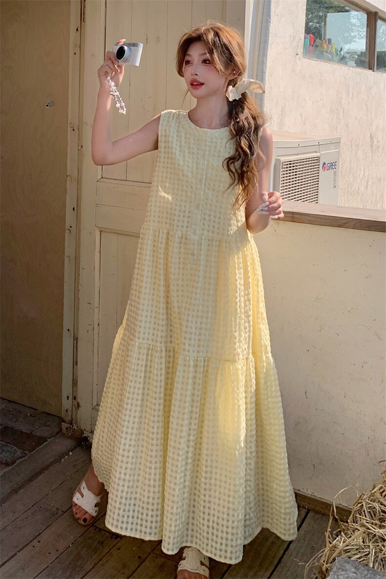 2025夏季新款韩系清纯系减龄格子连衣裙少女感度假风背心裙长裙潮,女装连衣裙,2C125