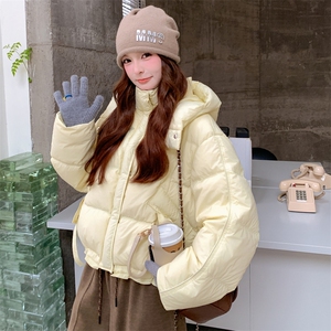 现货新款独特超好看短款羽绒服女款冬季连帽面包服小个子羽绒外套图片
