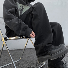 黑色