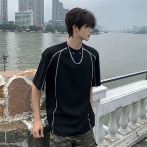 抖音得物二开240克宽松纯棉美式高街痞帅金属扣辑明线短袖T恤图片
