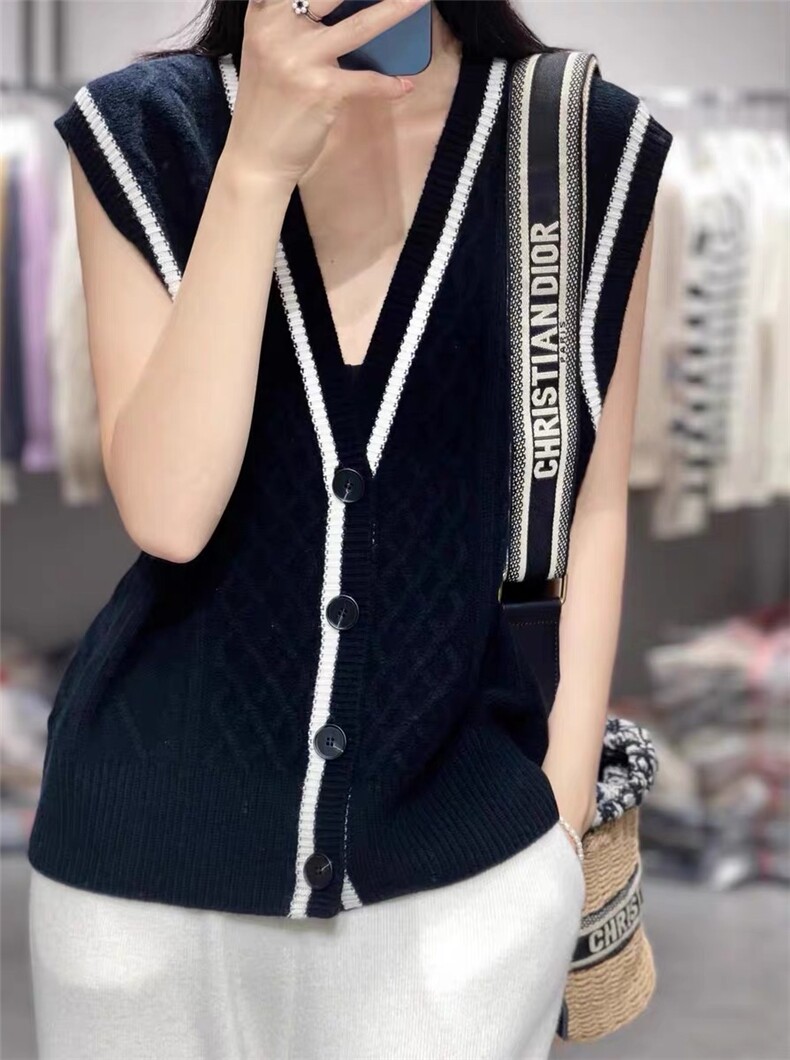 秋冬新款羊毛开衫女马甲V领无袖背心短款针织衫，女装马甲，思途羊绒