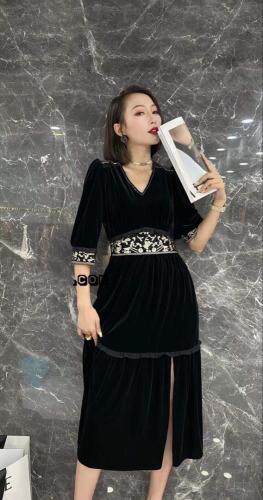 早秋新款重工刺绣绒连衣裙，女装连衣裙，紫燕千娇