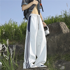 浅灰色