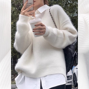 针织衫女春秋新款时尚V领显瘦外搭叠穿上衣,红色上衣可以搭配什么颜色图片