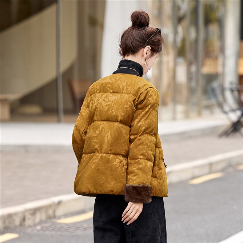 现货2025年冬装新款中式民族风羽绒服时尚宽松显瘦复古提花外套女,女装羽绒服,璐依舞