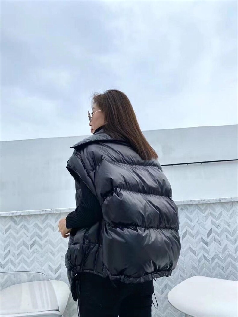 2022新款欧洲站新款时尚宽松版拼拉链90%白鸭绒马甲,女装马甲,L·H·X