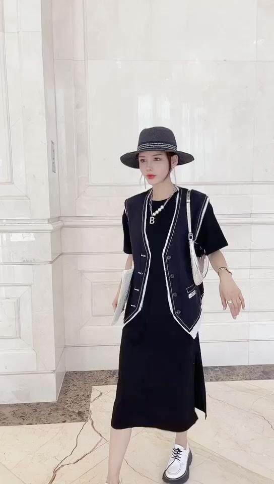 夏季新款二件套，女装，冰雪兒