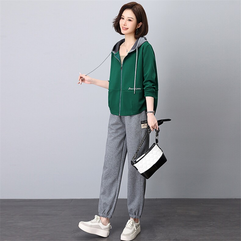 连帽刺绣卫衣外套女短款2024新款春秋季妈妈装宽松休闲,女装运动套装,依恋蒂丝