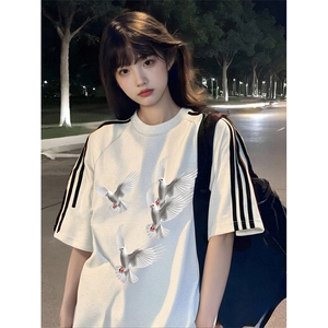抖音得物高品质二开240克宽松纯棉美式潮牌三条杠织带短袖T恤图片