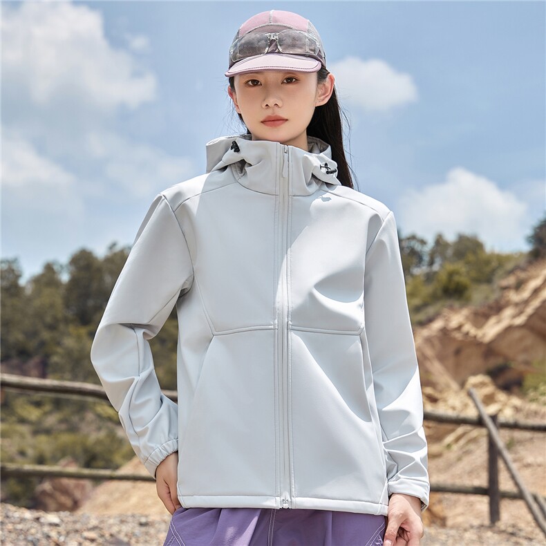 2025秋冬百搭时尚加厚软壳冲锋衣，男装夹克，鲁菏羊绒