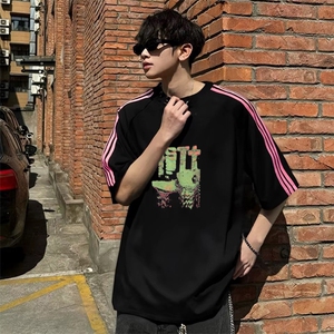 抖音得物品质二开240克宽松纯棉美式潮牌印花三条杠中性风短袖T恤图片