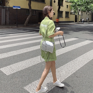 果绿色收腰显瘦连体短裤女2023夏季新款韩版小个子炸街工装连衣裤图片