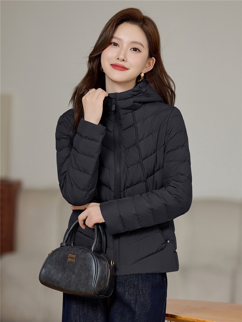 现货2025年冬季时尚休闲连帽保暖羽绒服,女装羽绒服,依恋蒂丝