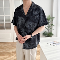 黑色