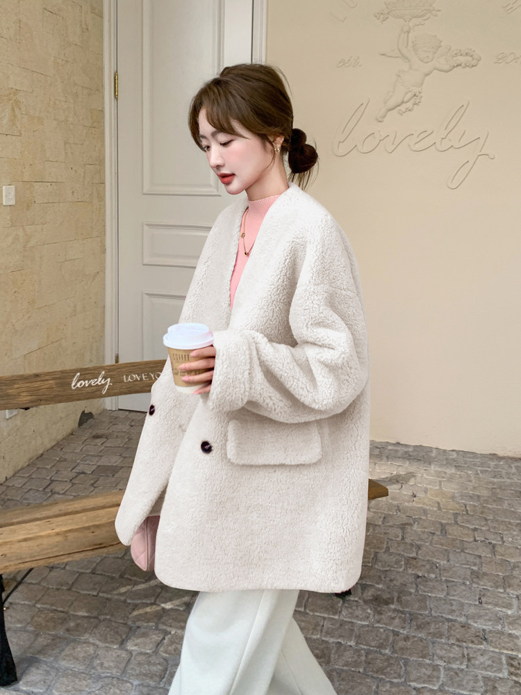 玫粉色皮毛一体羊羔毛外套女秋冬2025新款小香风女神范超好看,女装短外套,浙宝128A
