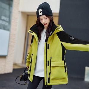 时尚拼色加绒加厚派克服外套女2025冬新款休闲连帽工装冲锋衣棉服图片