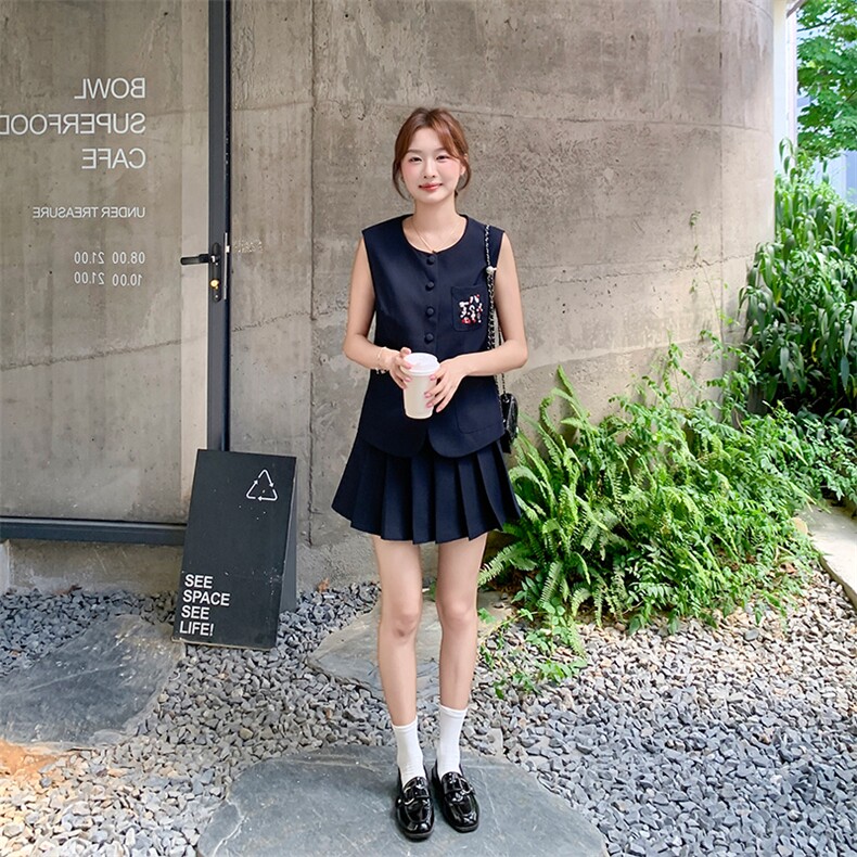 刺绣藏青色无袖背心马甲百褶裙套装女夏两件套大方得体爆款流行,女装套装/套裙,纯色衣恋