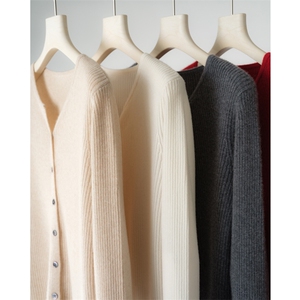 2025舒适百搭秋季新款软糯舒适圆领抽条开衫图片