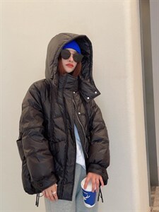 亮色羽绒服图片