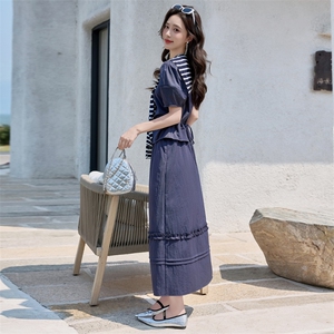 白色气质女神范高级感泡泡袖上衣女夏季新款时尚洋气半身裙两件套图片