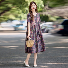 现货，，复古减龄碎花连衣裙女装2025年新款夏季气质收腰棉麻裙子，女装连衣裙，依万里