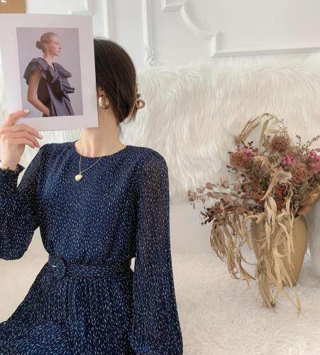 21007点点灯笼袖连衣裙，女装连衣裙，mona 茉奈