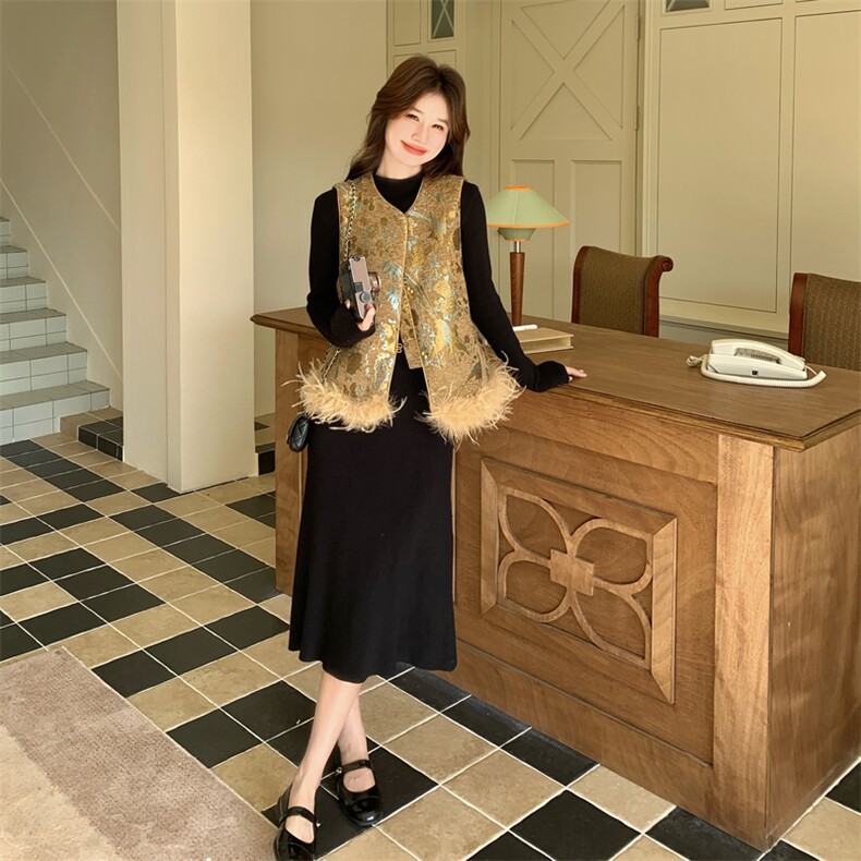 2026年新中式加棉雪尼尔绒质感提花纹理可拆卸毛条马甲两件套，女装套装/套裙，茵姿媚