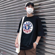 黑色