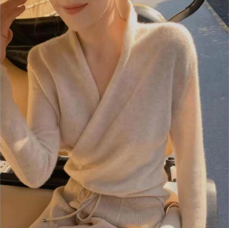 休闲/淑女2024年秋季简约精致百搭纯色V领套头羊毛衫，女装羊毛衫，戎咖羊绒