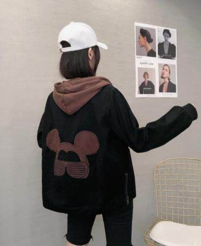 春装新款休闲牛仔外套，女装，依伊贝诺