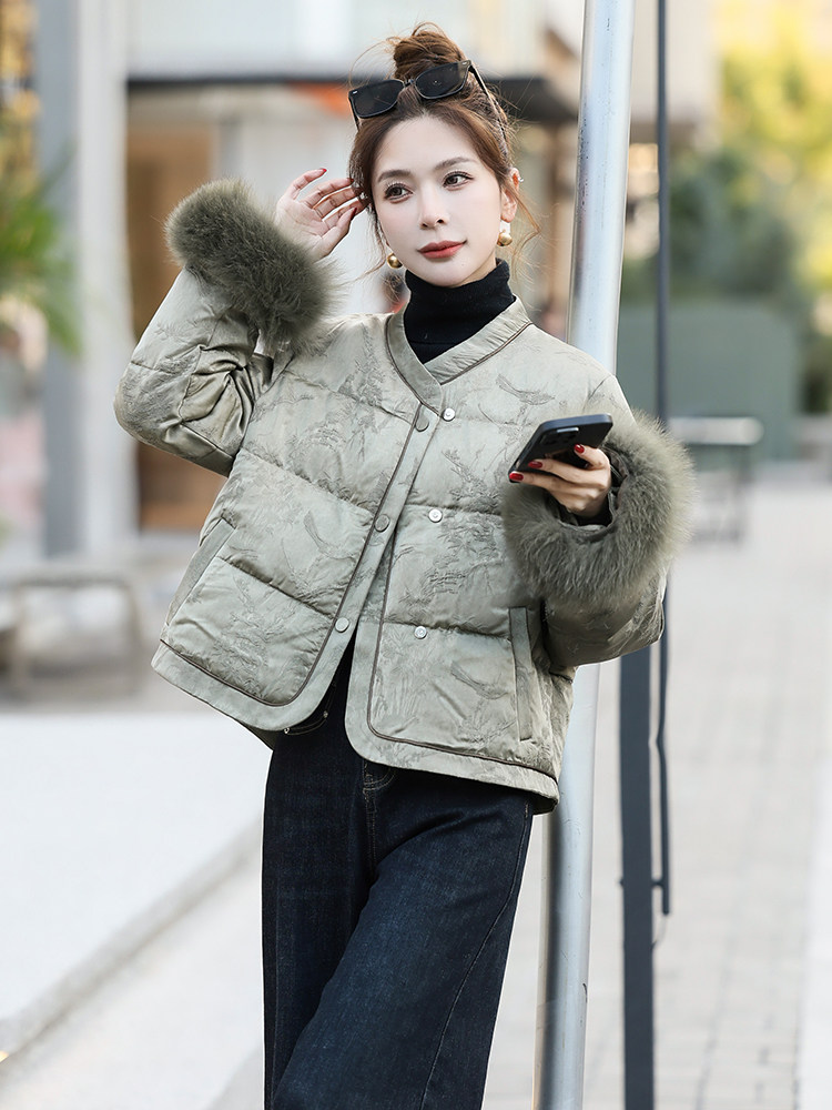 狐狸毛羽绒服女提花短外套2024冬季新款新中式白鸭绒上衣,女装羽绒服,仟媚宠