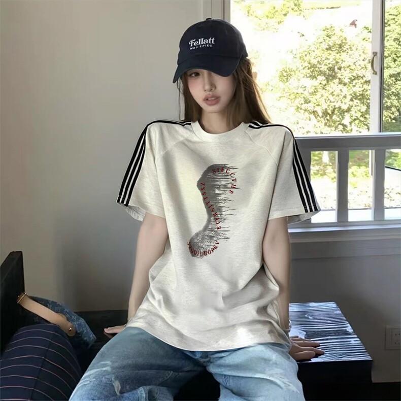 抖音得物品质二开240克宽松纯棉美式潮牌印花三条杠中性风短袖T恤,男装T恤,电商A486