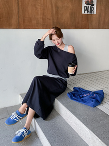 韩系气质假两件露肩卫衣套装裙女2025秋季新款小个子显瘦两件套潮图片