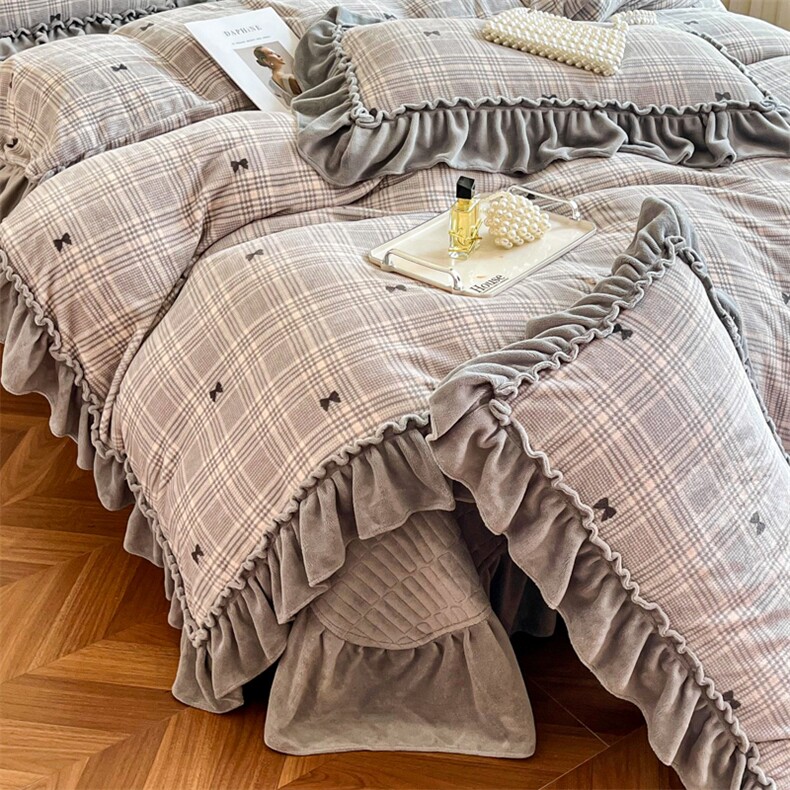 2025新款复古风印花牛奶绒大花边床盖四件套，床品套件，一起卖家纺