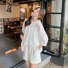 新中式国风禅意防晒套装裤女夏2025新款高级松弛感刺绣短裤两件套，女装套装/套裙，维壹