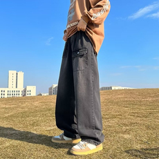 黑灰色
