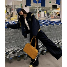 藏蓝色