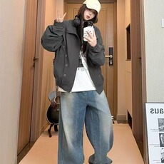 灰色