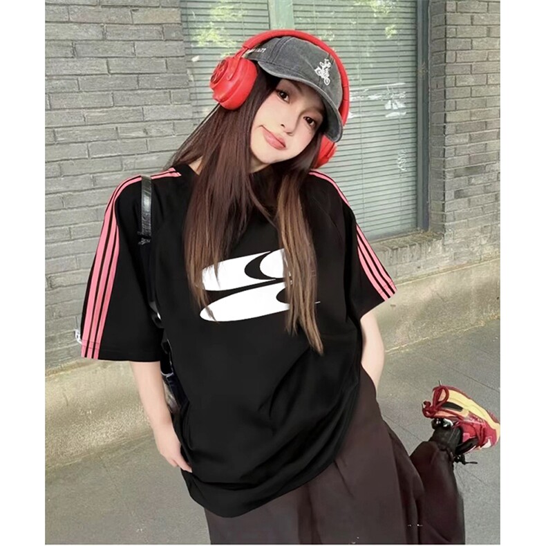 抖音得物品质二开240克宽松纯棉美式潮牌印花三条杠中性风短袖T恤图片