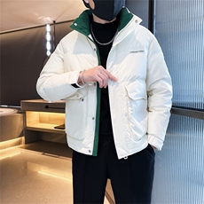 白色