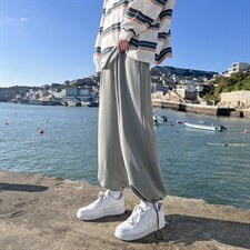 浅绿色