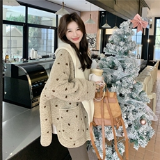 配围巾帽驼色仿皮毛一体羊羔毛外套女冬季2025新款小个子短款加厚，女装皮草，2C159