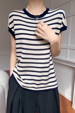 夏季新款女士时尚显瘦百搭线谱条纹圆领短袖，女装T恤，雪真羊绒